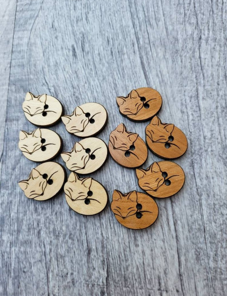Sleeping fox wooden buttons — product photo 2