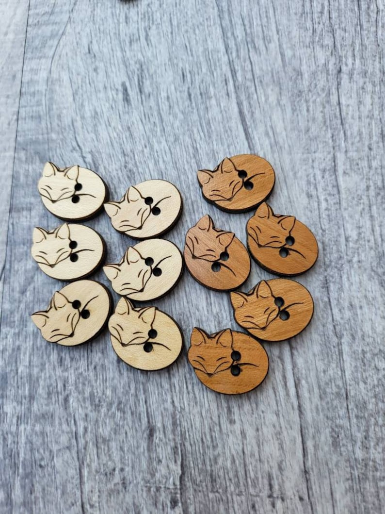 Sleeping fox wooden buttons — product photo 2