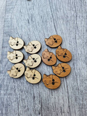 Sleeping fox wooden buttons — product photo 2